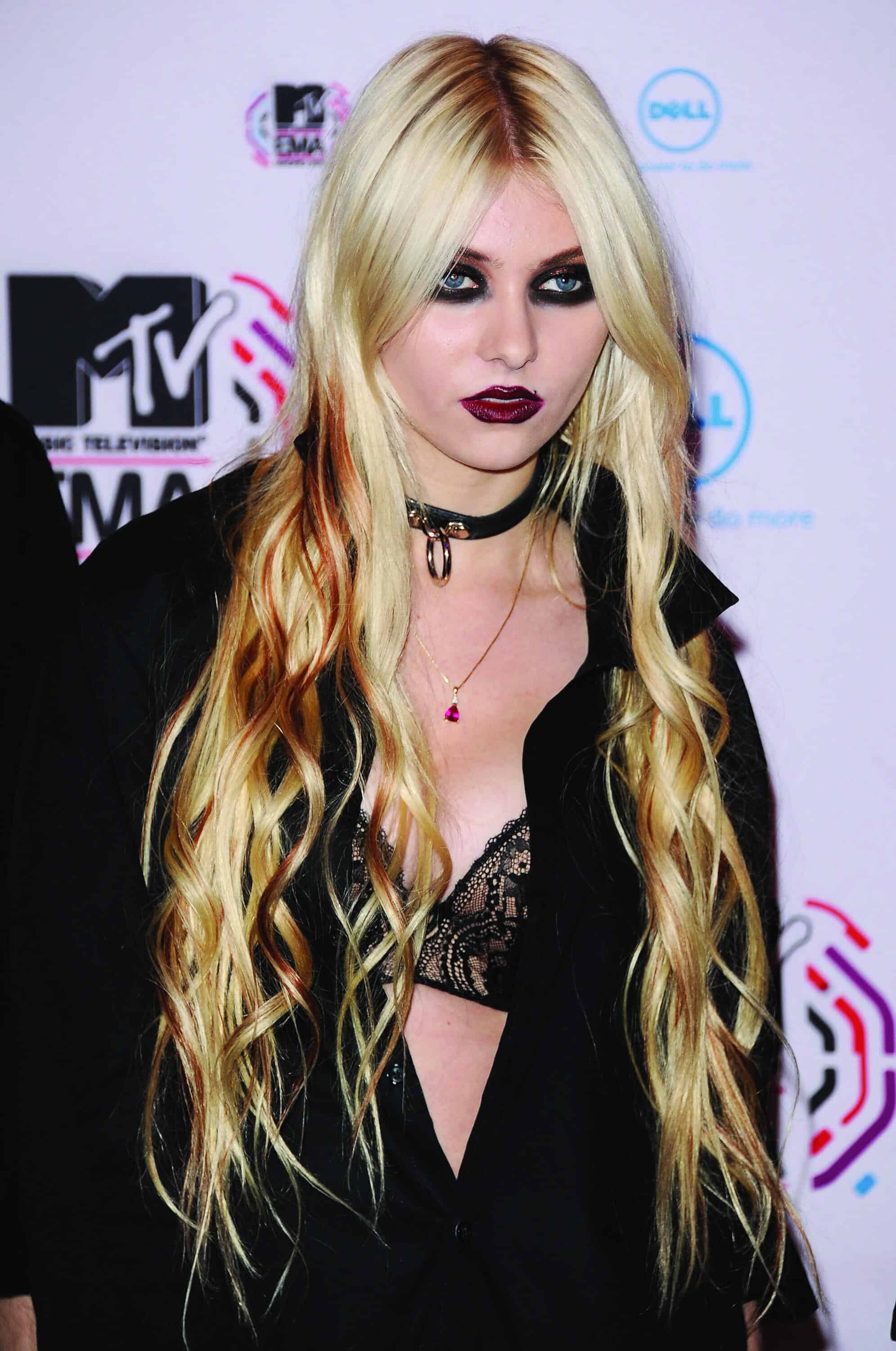 Taylor Momsen Blames Her Parents For Her Unhappy Demeanor ...