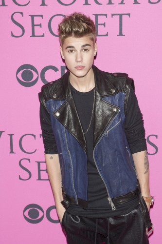 2012 Victoria's Secret Fashion Show - Pink Carpet Arrivals