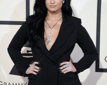 02/15/2016 - Demi Lovato - The 58th GRAMMY Awards - Arrivals - Staples Center - Los Angeles, CA, USA - Keywords: Orientation: Portrait Face Count: 1 - False - Photo Credit: David Gabber / PRPhotos.com - Contact (1-866-551-7827) - Portrait Face Count: 1